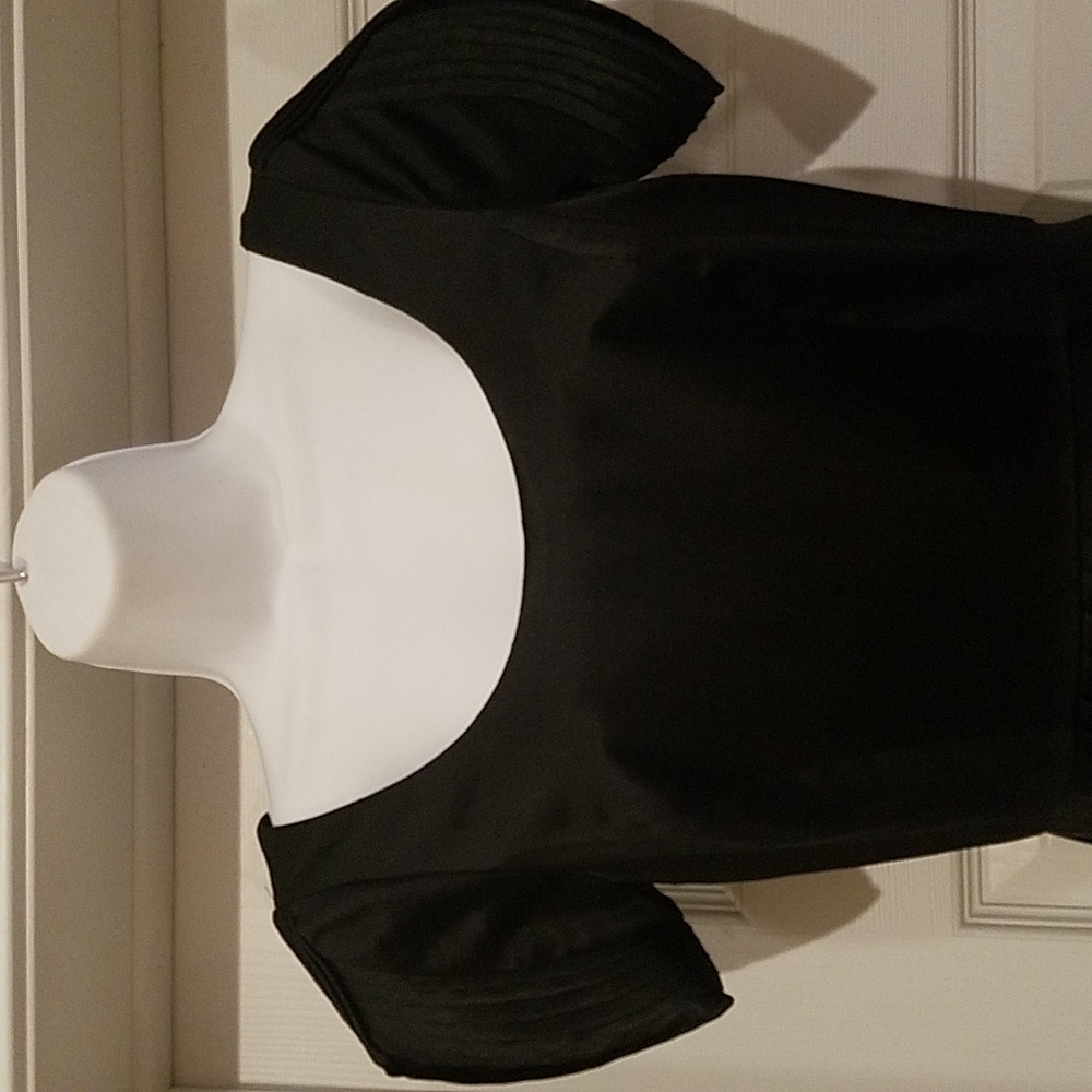 NWOT Betsey Johnson Size 4 Black Silk Pleated Short Sleeve Dress